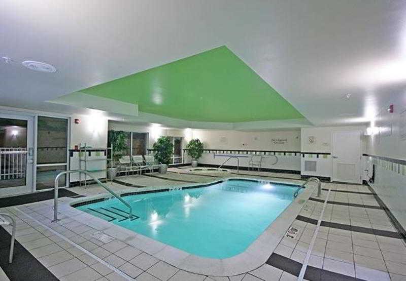 Hotel Fairfield And By Marriott